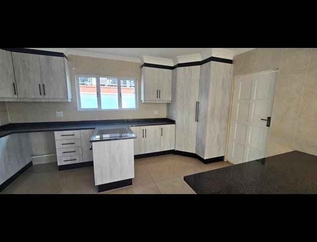 3 BEDROOM PROPERTY TO RENT IN MOUNT EDGECOMBE